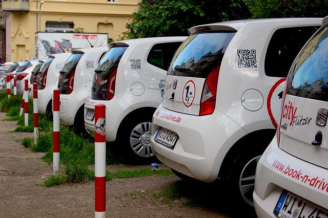 carsharing-1436203_640