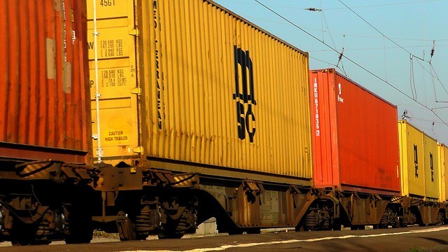 freight-train-328763_640